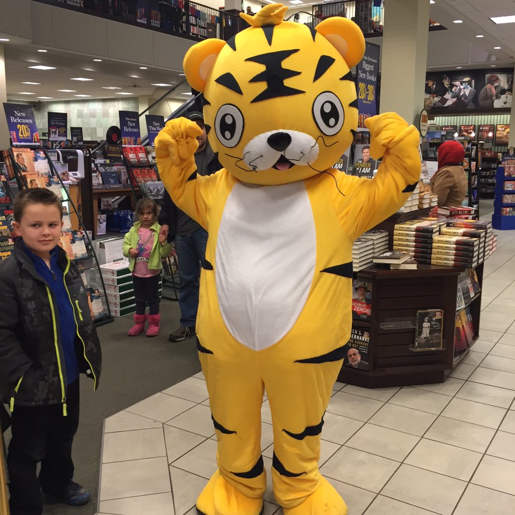 mrsmring's tweet photo. Wes has arrived!@WashEdison @ksace1416 https://t.co/znYes3IiKp
