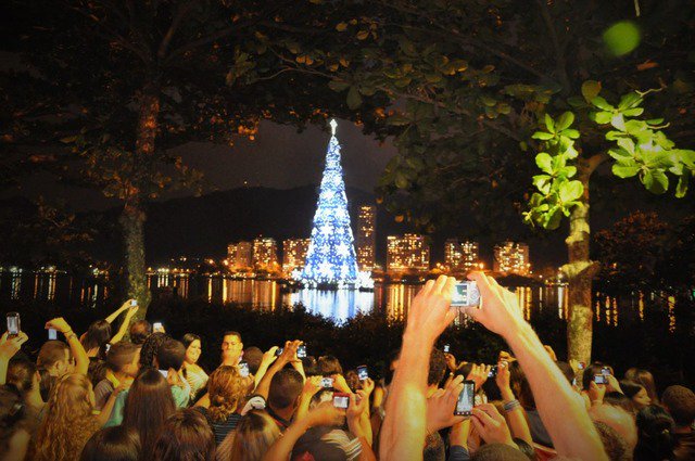 Share your photos of Christmas lights around the world via @GuardianWitness  gu.com/p/4enxe/st