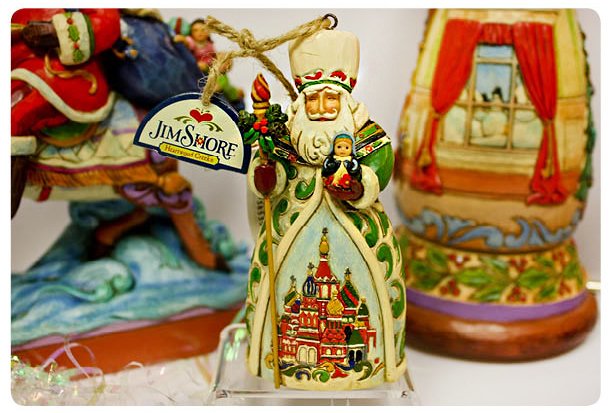 Buchanst's tweet photo. Exclusive Collectible #Santas collection by #JimShore in our store. #Santa #RussianSanta #dedmoroz #Vancouver https://t.co/ptdDMsmLGV