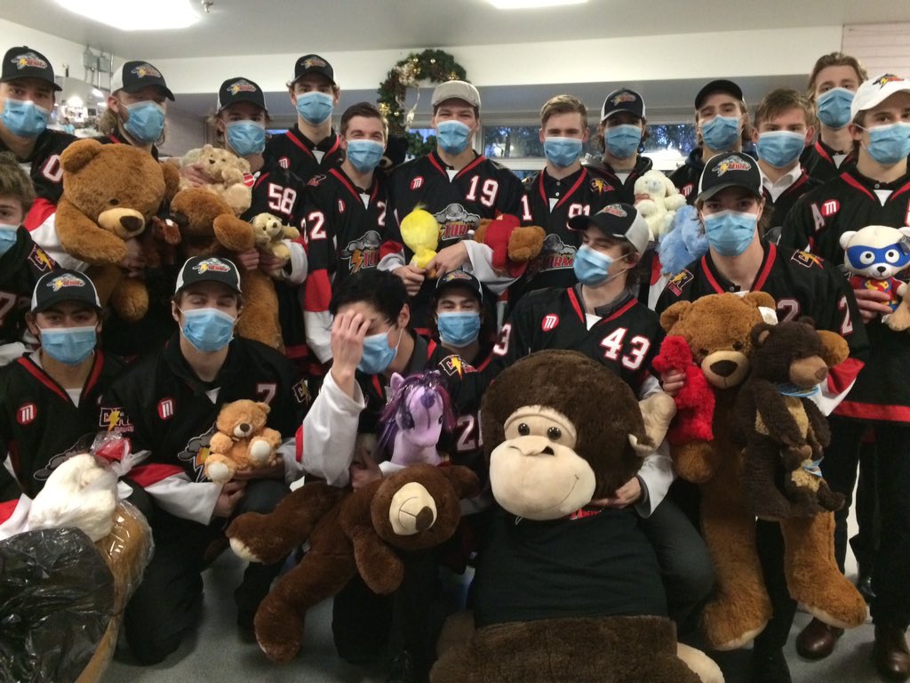 CR_STORM's tweet photo. What an incredible day handing out the #TeddyBearToss teddy's at the Hospital, Yucalta &amp; Evergreen senior's homes! https://t.co/8qyyKO8s9O