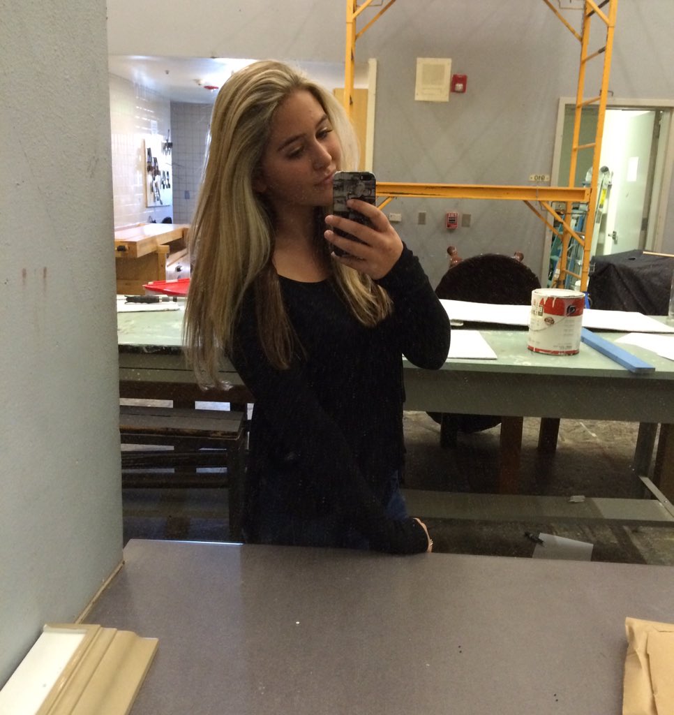 BethMcDaniel01's tweet photo. Normal selfie takin in drama https://t.co/lb8jYax2k3