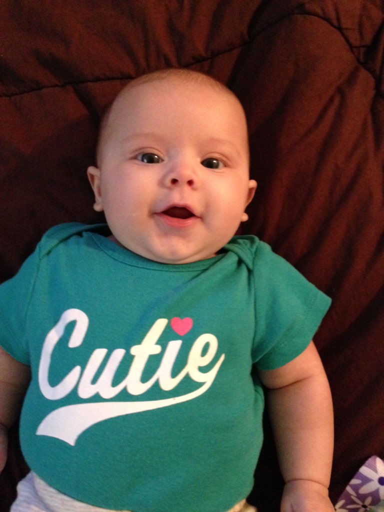 MrsQu88's tweet photo. This cutie turned 3 months today and is a whoppin' 14 pounds #chubster #laurelkateq https://t.co/OqQmLIVoDW