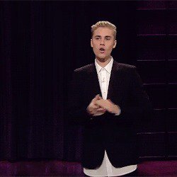 beenyoubeibs's tweet photo. when justin on his suit and tie and new tattooes 'hot wings' https://t.co/M710CmQMVV