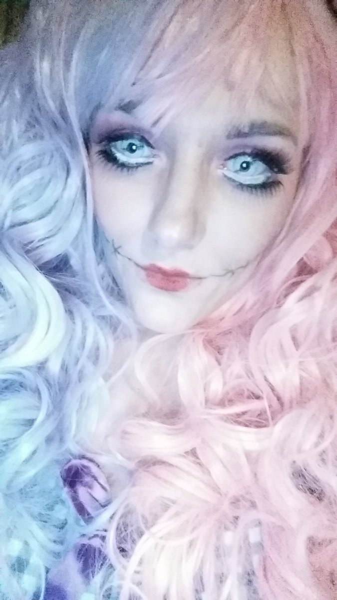 ZoDoll's tweet photo. Missing halloween 👻💀 #Halloween #costume #voodoo #doll https://t.co/BOlIcmnW2v