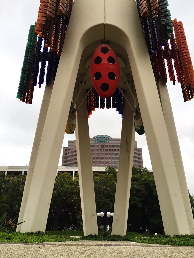 GrandPark_LA's tweet photo. Happy 40! 🎂 #triforiumla #lightupla https://t.co/73YOtAB3nG