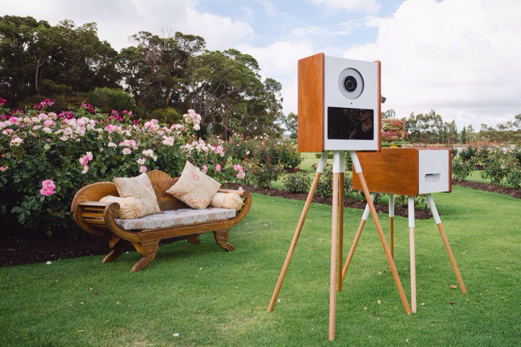 RetroBoothSW's tweet image. Photoshoot #photogerson @RetroBoothSW @LauranceWines