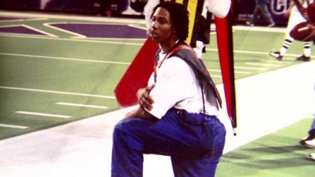 BeforeFamePics's tweet photo. During his high school years, Larry Fitzgerald (#Cardinals) was a ball boy for the Minnesota Vikings #MINvsARI https://t.co/N2IhvtkHMt