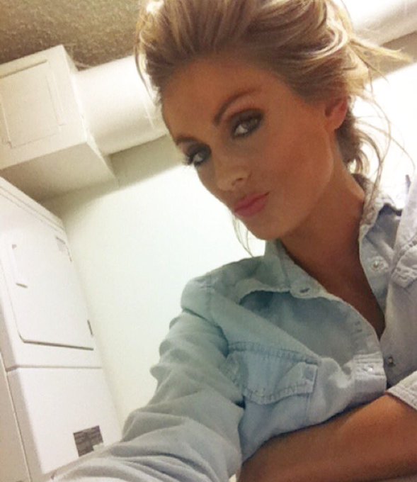 Static electricity is by far the worst thing about winter..💁🏼 https://t.co/RgkOn117B0<a href="/tag/babesintoylandpetedition"class="tags"><span>#babesintoylandpetedition</span></a>