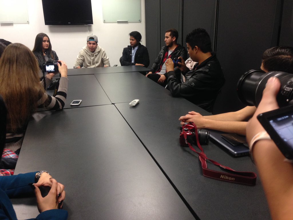 CapittalMx's tweet photo. Ya estamos en rueda de prensa con @JozvanVera en Chihuahua. Quien platica de la grabación de su vídeo en Chihuahua. https://t.co/CRKGDTpxZP