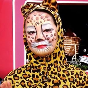 佳子様 على تويتر ラインのアイコン 岩井志麻子さんのヒョウ 柄 だけど それを見た旧友に え これ最近の佳子ちゃん って言われました 昔からバカやってはいたけど どんな成長してると思ってんねん だがあながち間違いではないのかも T Co V3ieh4ssws