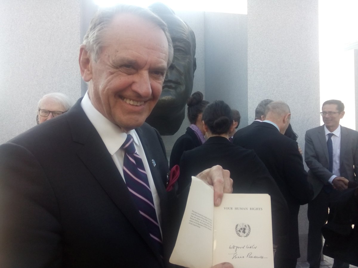 UN's tweet image. Hear about a special #HumanRightsDay event at @4FreedomsPark in NYC in this @UN_Radio story j.mp/1mdMuYX