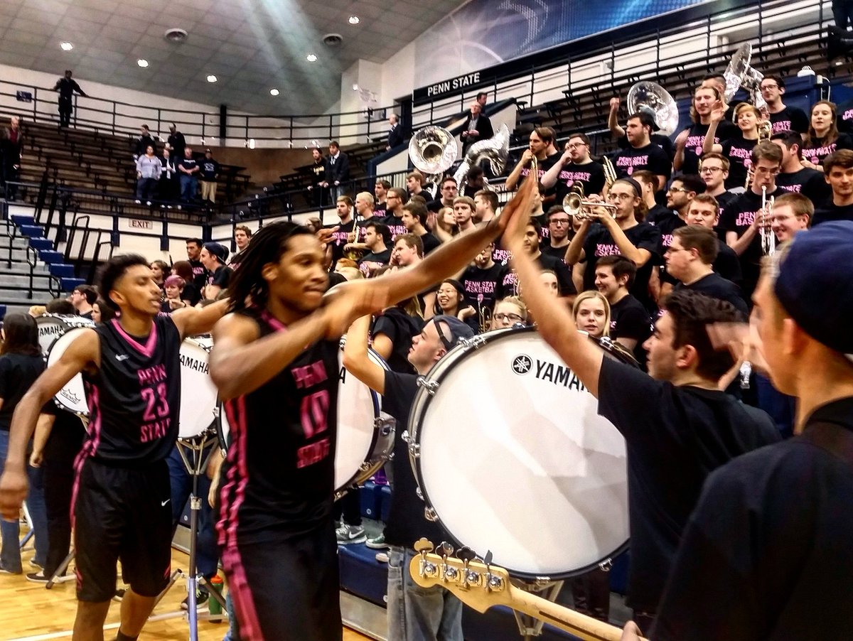 PennStateMBB's tweet photo. High fives for our fave band. #PSUMBB #ReturntoRec @PSUBlueBand https://t.co/9XyxWijrRs