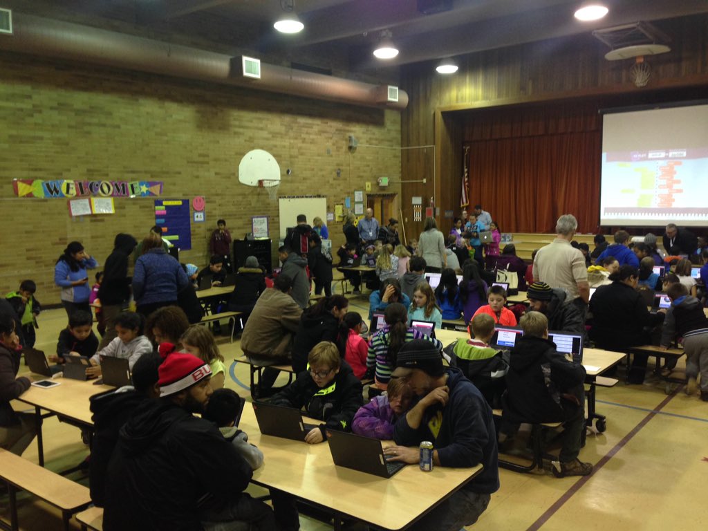 WSDLincoln's tweet photo. What a turn out for our second night of your of code! #hourofcode https://t.co/JXVlzauexZ