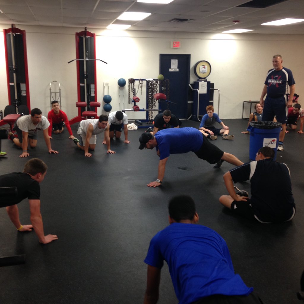 IrikJohnson28's tweet photo. FT team training making these young athletes better! @CMLions @FastTwitchMiami #FTTEAM #FastTwitch https://t.co/xGNI5k1cAU
