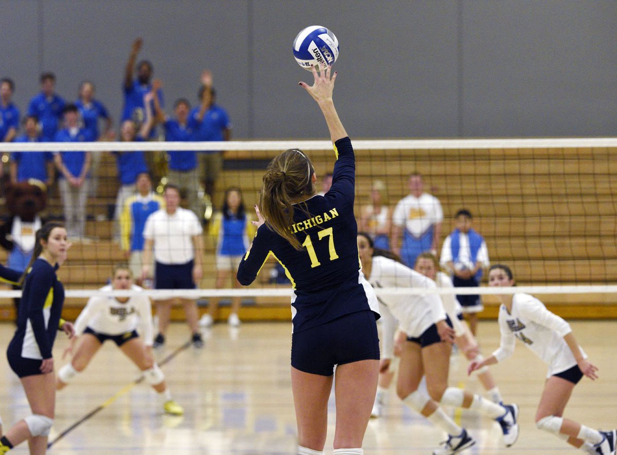 VBphotoMag's tweet photo. Abby Cole @abbybcole 17 @umichvball #GoBlue #Big10vb #NcaaVb #Volleyball 05 Dec 2015 https://t.co/lcCOQskwF6