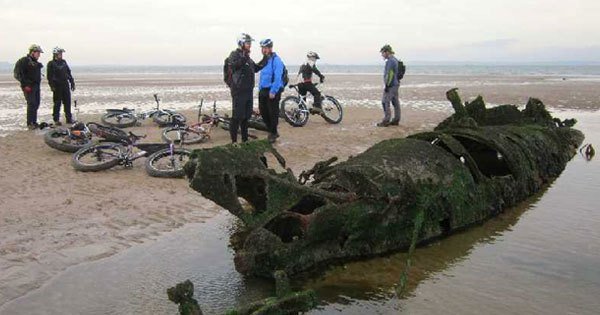 scuttlefish's tweet photo. A WWII German Submarine Believed to Have Been Piloted by Axis Exiles Just Washed Ashore in… https://t.co/EZpifkWyiD https://t.co/SC8Op5OH03