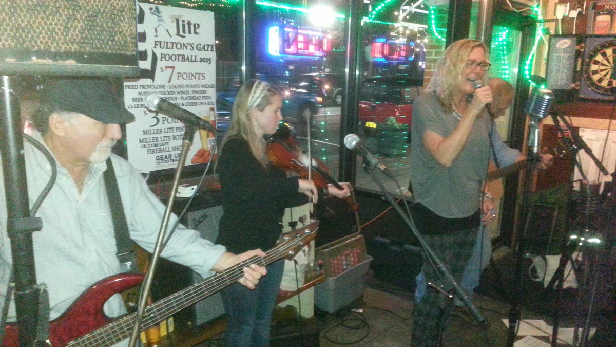 liamrhudock's tweet photo. #bangersandmashband #fultonsgate #irishmusic #celticrock #longisland #bestbandmatesever #localmusic https://t.co/1Cy6xsUGGt