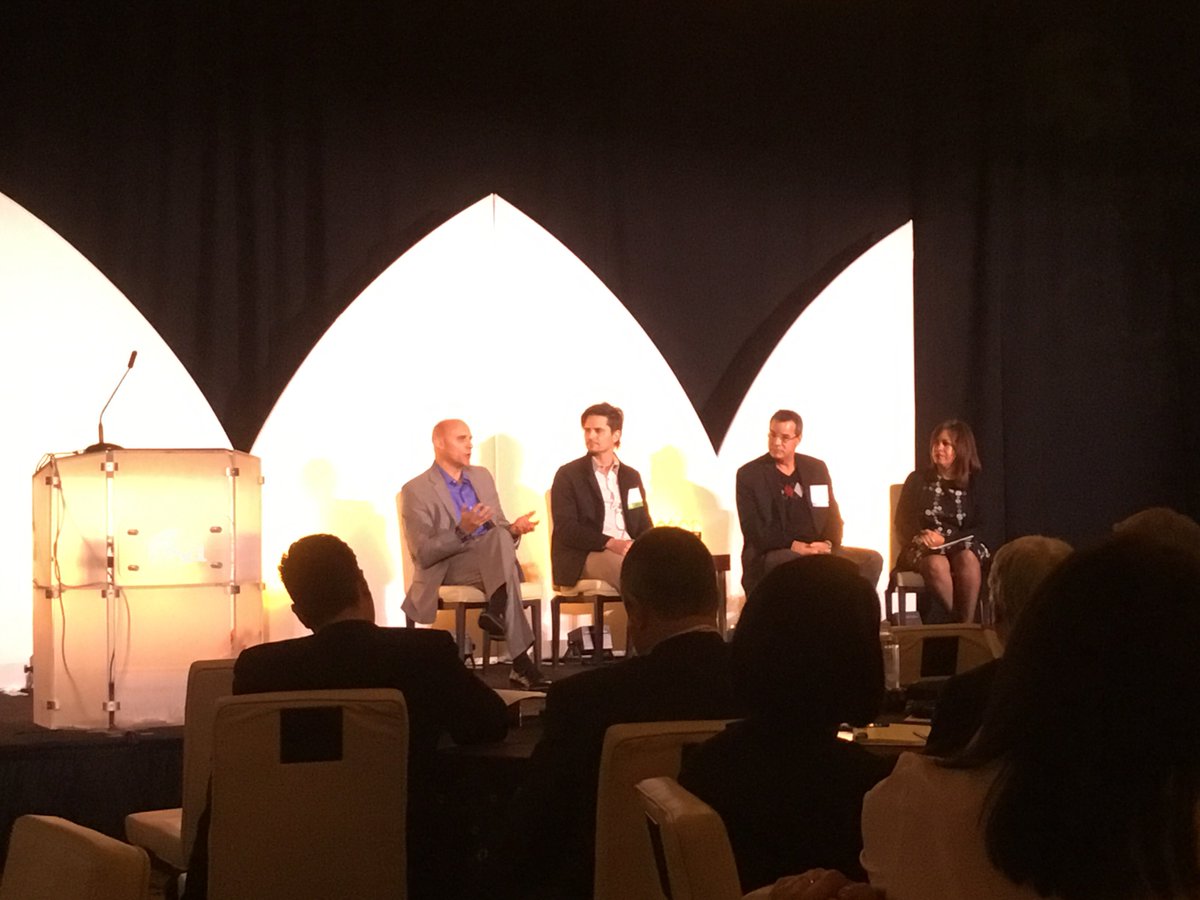 Fragmob's tweet photo. #FragmobAtDSA great content from the Chief Marketing Officers Panel at #DSAFocus today in #Vegas https://t.co/saE9FBgI03
