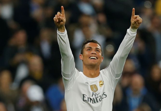 CR7 Bicara soal Barcelona &amp; Manchester United goo.gl/UrKJEP