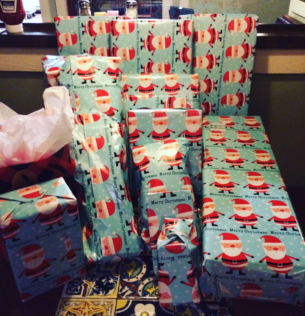 joRix2's tweet photo. Gifts donated by the staff @Chilis in Keene, NH to help a local family in need. @ChilisJobs #purpose #Giveback https://t.co/32kRJ4F6OL