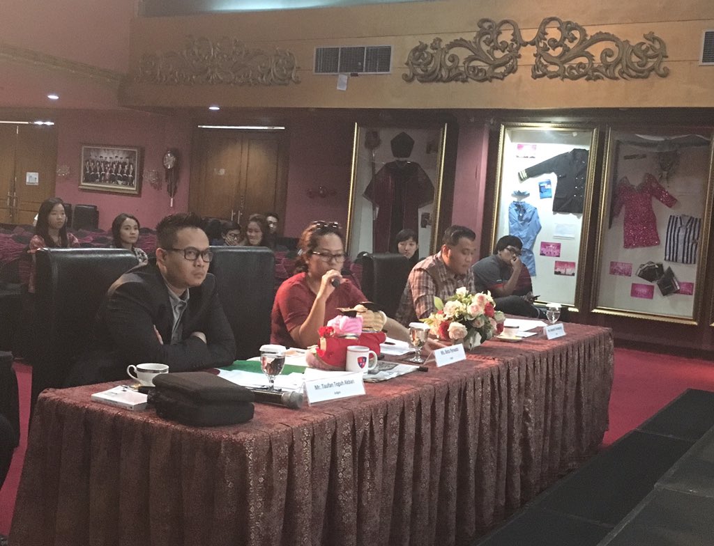 Inilah ketiga juri kita :
Mr. Imanuel E. Hutagalung M.Si
Ms. Beta Perwara
Mr. Taufan Teguh Akbari M.Si