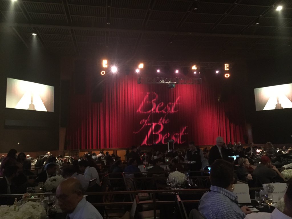 rlhco's tweet photo. The Gala Dinner and Awards Banquet is absolutely beautiful! Thank you for an amazing conference everyone! #vantage15 https://t.co/HcAdeludHe