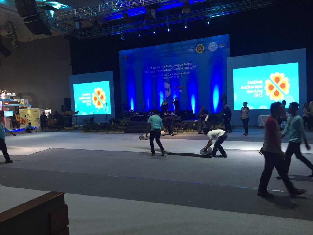 Persiapan Sholat Jum'at di auditorium Sabuga bersama KH Abdullah Gymnastiar sebagai khatib&amp; imam. Merapat!