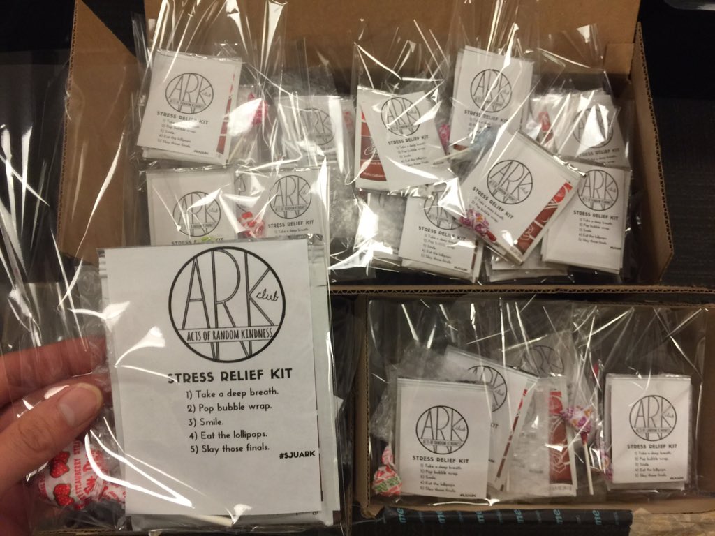 itsawildnick's tweet photo. There's an ARKtivity coming to @StJohnsU freshie halls! Finals care pARKages inbound #arkclub #sjuark https://t.co/69MSXCjj0n