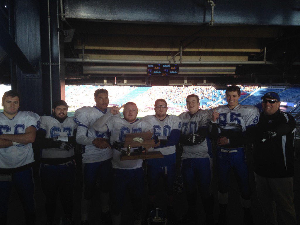 MashpeeAthletic's tweet image. Great picture...This was the crew that got it done.
#MashpeeOL