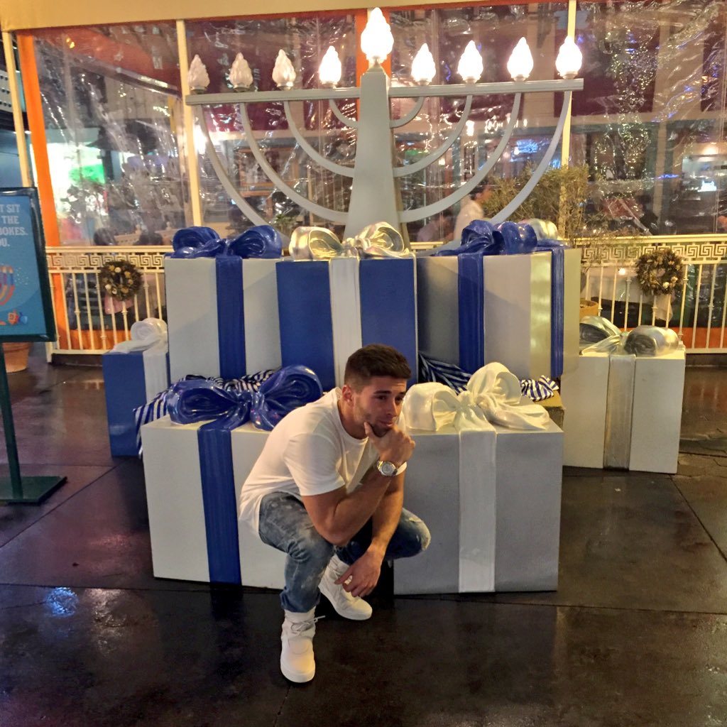 jakemiller tweet picture