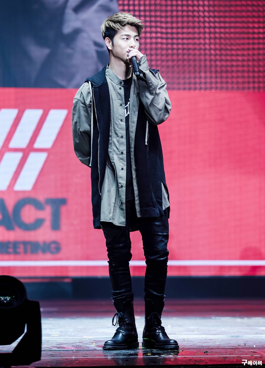 koobaby0331's tweet photo. [151205]상하이 팬미팅
완벽한 전신샷~너무 멋졍!!!
[HQ]➡https://t.co/6Z5HoWT0Au

#아이콘 #구준회 #iKON #JUNE https://t.co/Vb86PAwa6u