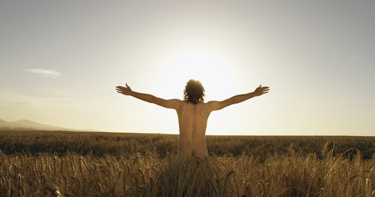 HuffPost's tweet photo. Naked man arrested while taking photos of wheat field https://t.co/opSwjdXBHQ https://t.co/9L7kQX8wbr