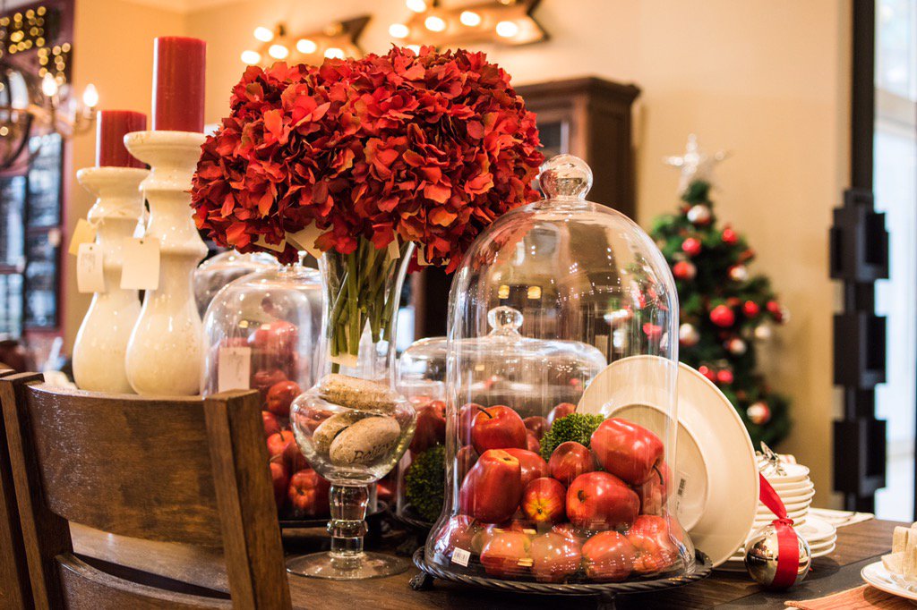 AFHSChina's tweet image. Ashley Homestore celebrates the season of love