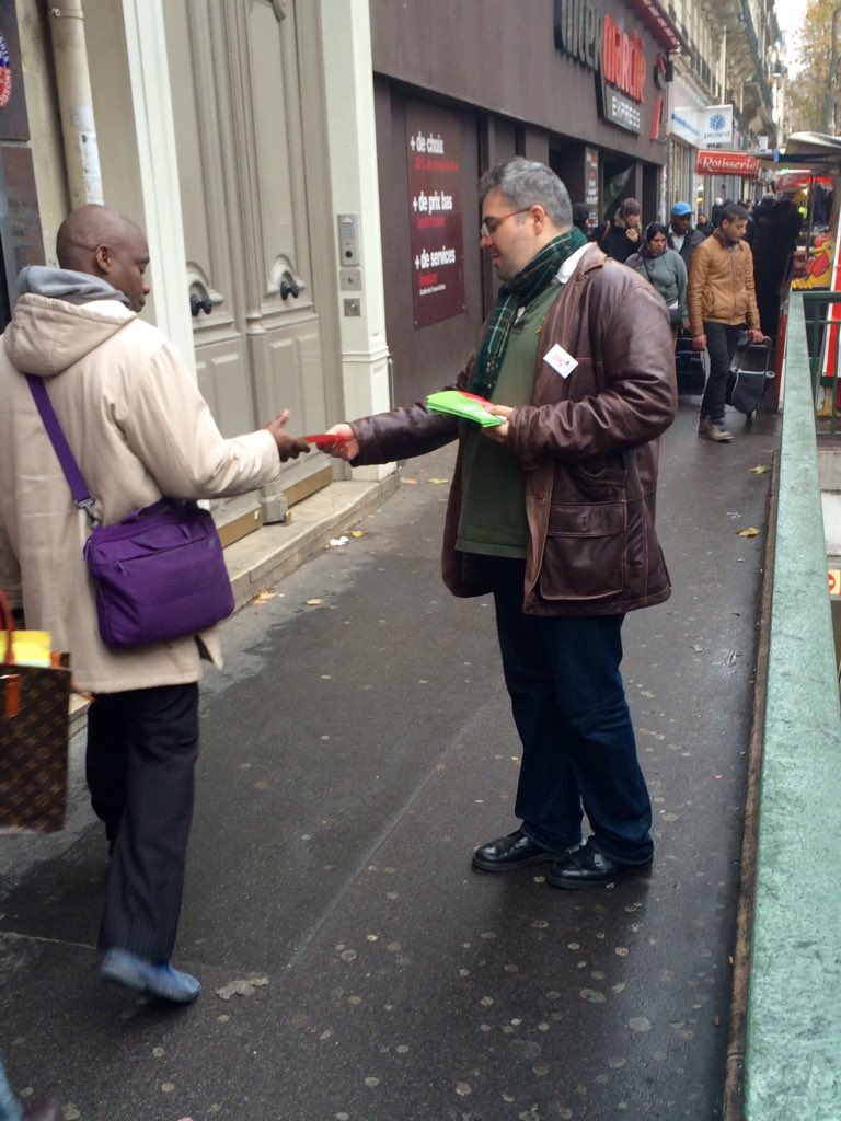 KevinHavet's tweet photo. Au marché de Simplon, on poursuit le combat pour une Île-de-France solidaire et écologiste ! #EnsembleIDF #AvecBarto https://t.co/bC8NQ43VGP