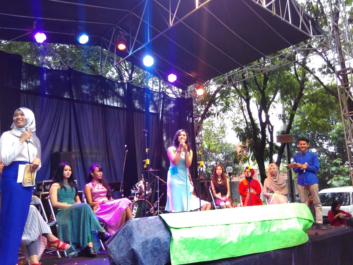 Grand Finalis ke -7 Miss IKOPIN 2015, Dede Fatimah <a href="/SS12JULI/">Sanggar Seni 12 Juli</a> #MissIKOPIN2015