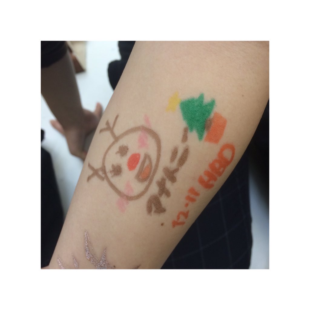 ____23liiy's tweet photo. わたしの左腕に宿った
トナカイのマナトニー🦄💞💞
あさってのXmas おーきゃん
みんなきてねん🙃🙂🙃❣️
みゆっきー画像つかいます😂💞
#omula #opencampas #topstilst https://t.co/aRbYOmXJv2