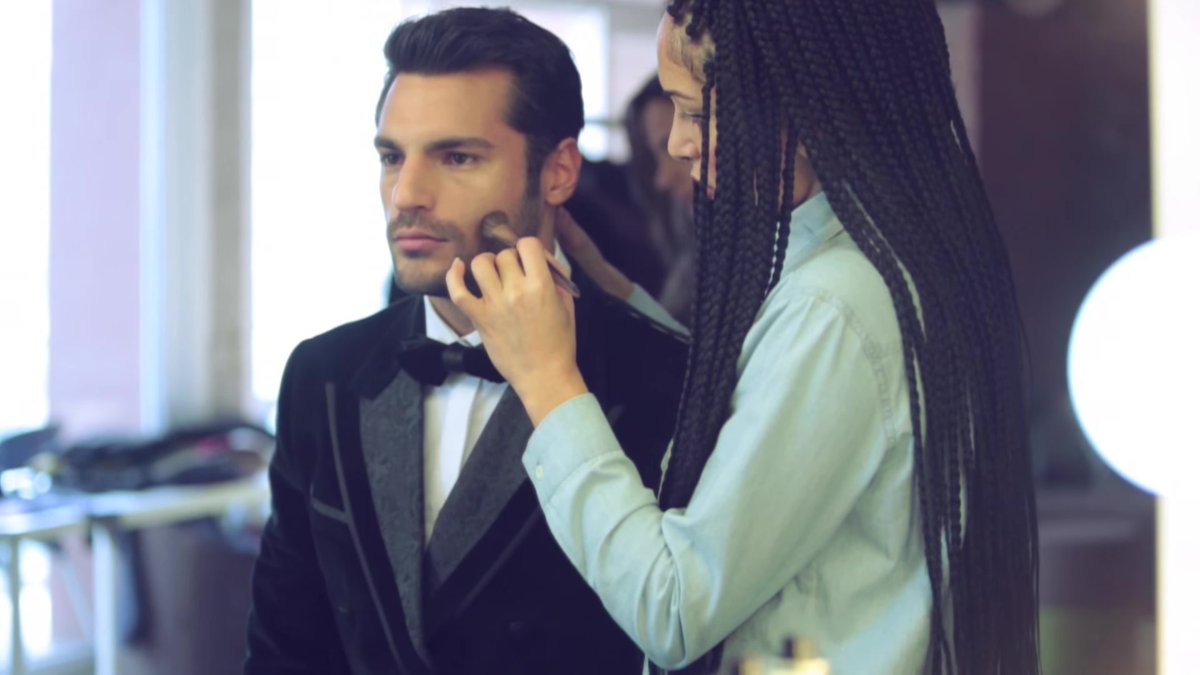 SerkanFans's tweet photo. @SerkanCayoglu  | BeStyle Magazine Aralık Backstage #Bestyle #bestylemagazine @bestylemagazine #KirazMevsimi https://t.co/Da0FXslame