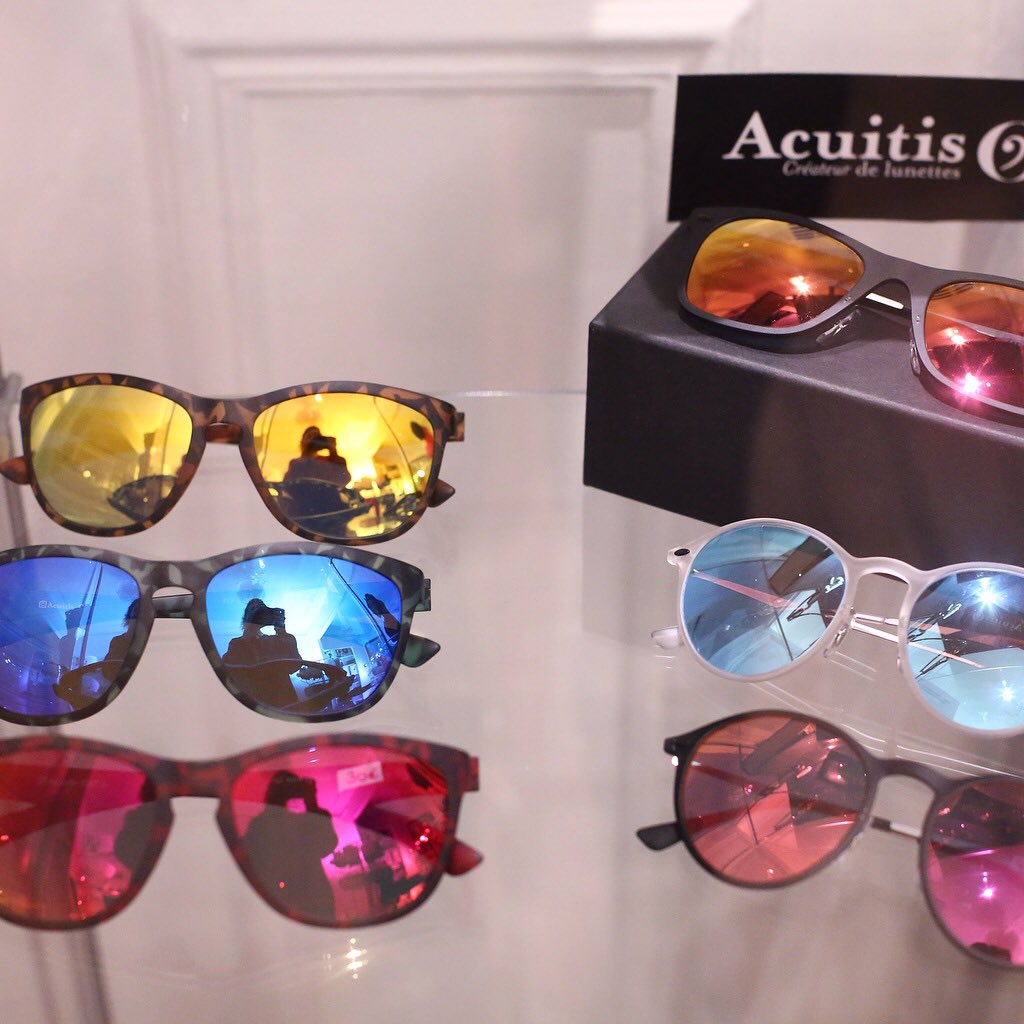 SOMEPRess's tweet photo. Ce #vendredi au bureau on voit la #vie en couleurs #acuitis #ete16 #somepress https://t.co/QO8MUZgSl0