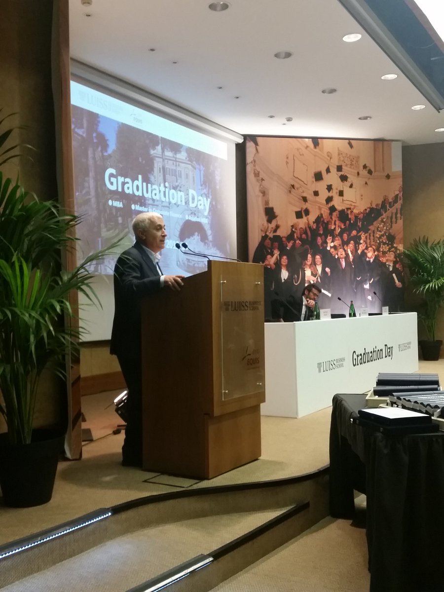 LuissBusiness's tweet image. A very interesting inspirational speech by Nunzio Mirtillo, President of @EricssonMED. #MBAgrad #LUISSBusinesslife
