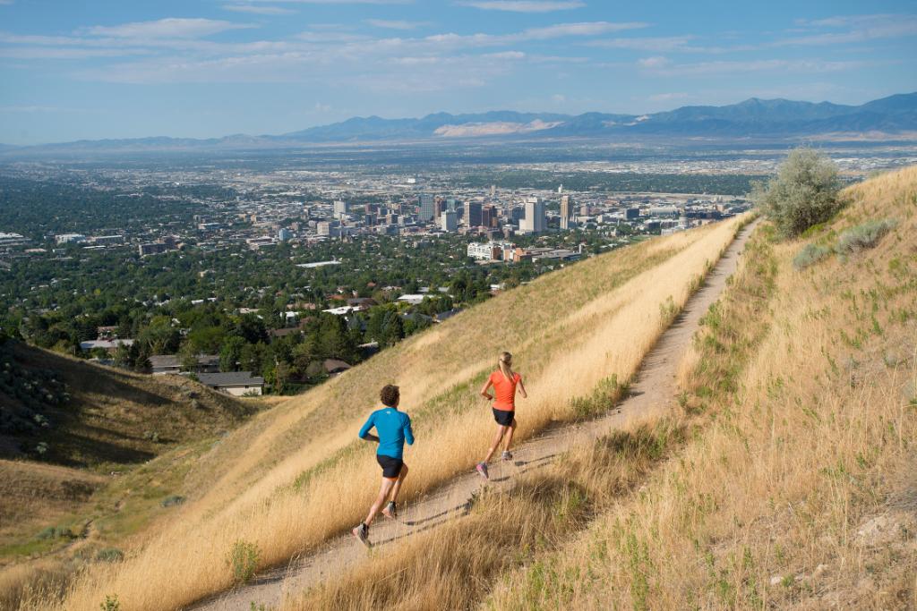 runnersworld's tweet image. When time is short, these quick workouts will keep you fit. spr.ly/6013BTSxc