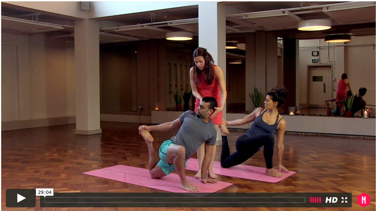 We are on Day 11 of our Improvers Challenge w <a href="/naomiabsalom/">naomi absalom</a>! Transition your CORE: movementformodernlife.com/yoga-class-392…