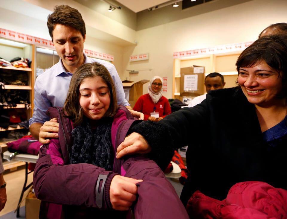 Welcome to Canada, Where the Prime Minister Meets Refugees at the Airport CV78Z68UwAAj0w6