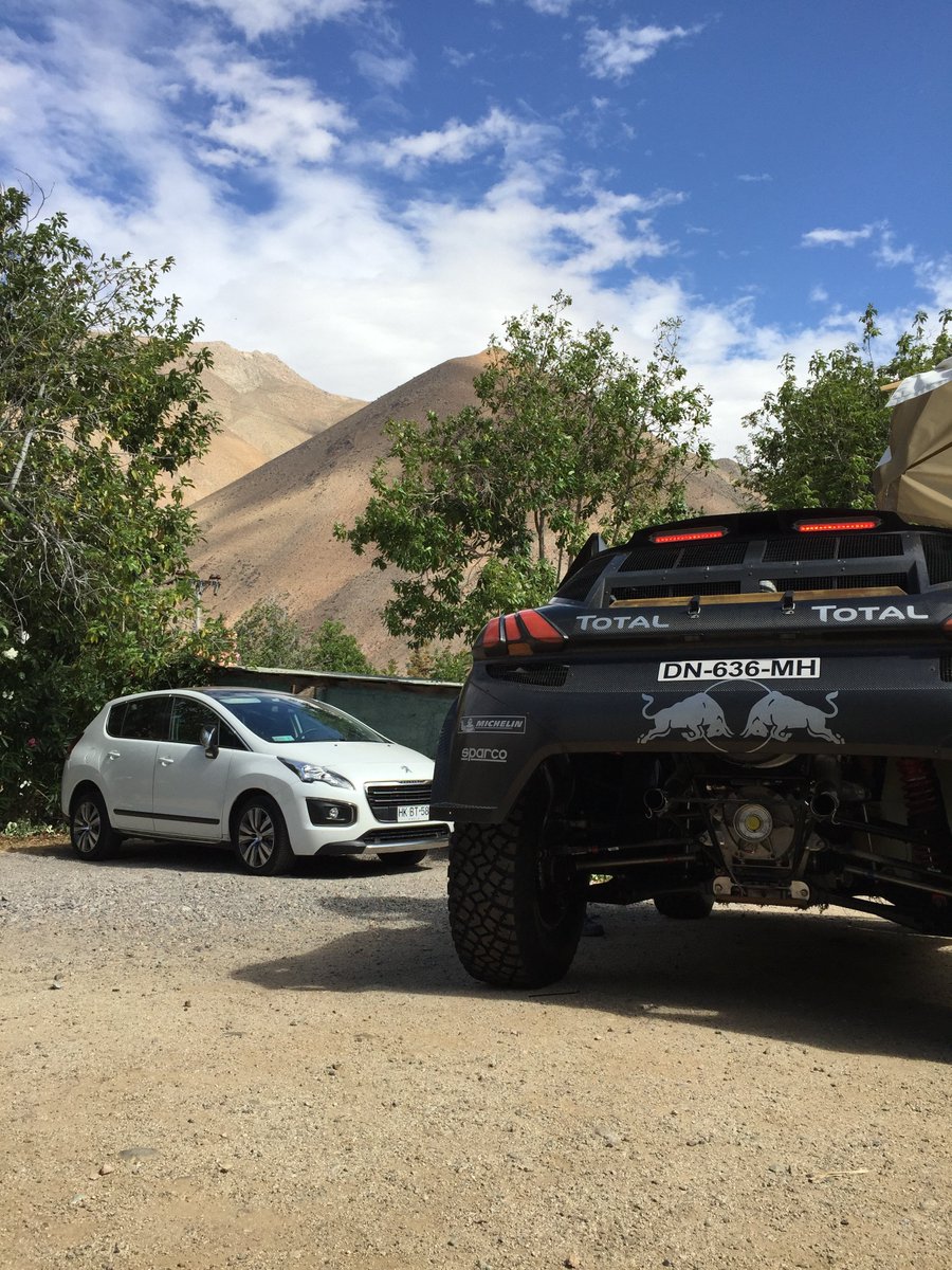 Black or white? #Peugeot2008