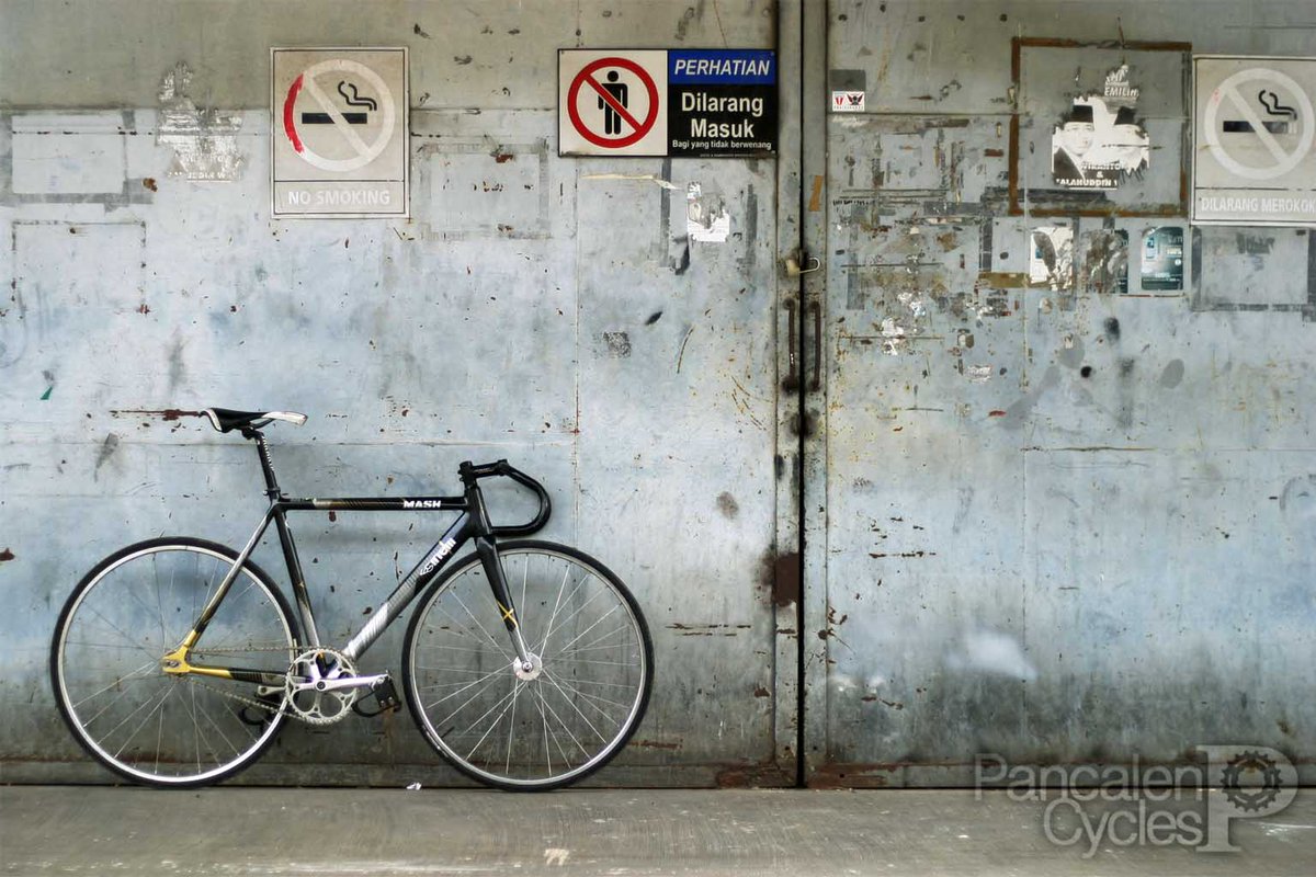 kids, this is how a logo parody ended with a long-term collaboration.

pancalencycles.blogspot.com/2015/12/celebr…