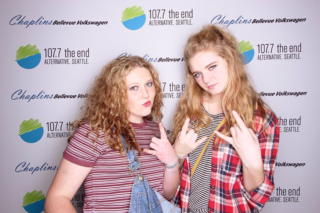 k_bakesss's tweet photo. hold, hold on, hold on to us, we're a little unsteady 💕🎶
#DTHB2015 https://t.co/oVGCzRne2E