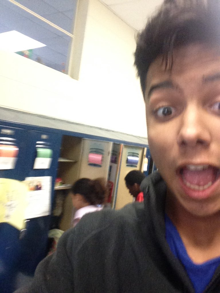 dellocar's tweet photo. Leaving school #RHSTeachingInternship @reese_teach https://t.co/eiPLQxAX2t