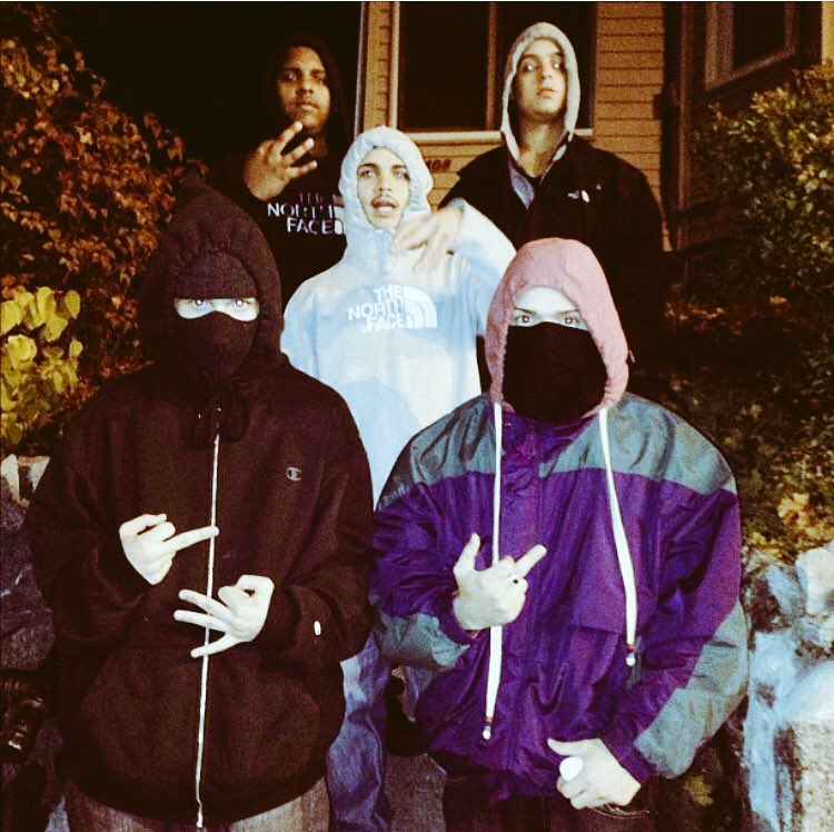Coke_Boyx23's tweet photo. Me & My YNDI Nikkas Han #SayaK #Mbamk https://t.co/N1ffYyUE3k