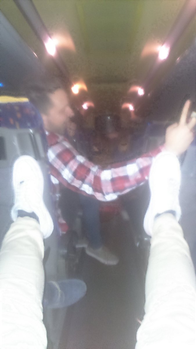 luis7_96's tweet photo. Viva el bus del déjàvu 😍😍😍😍😍😍😍 https://t.co/JzKaily8fq