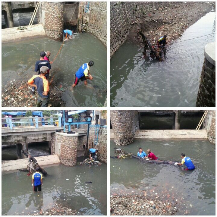 DSDABMKotaBdg's tweet photo. @ridwankamil @OdedMD @yossiirianto @DiskominfoBdg 11/12 Pasukan Jurig Cai, evakuasi phn tumbang di bendung Curug Ece https://t.co/2pDwj0qSDy
