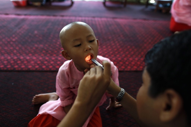 Traditional medicine in #Burma - ancient remedies to modernise the healthcare system dvb.no/news/age-old-t…